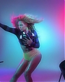 117774355_Beyonce_Behind_The_ScenesComplexAugustSeptember2011_onyvideos_mp4_snapshot_00_34_2011_07_20_19_15_10_122_1087lo.jpg