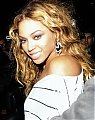 18899_Beyonce_Outside_the_Kanaloa_Night_Club_in_London_November_13_2009_34_122_930lo.jpg