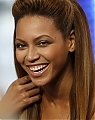 35807_Beyonce_Knowles-MTV_TRL-003_122_941lo.JPG