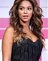 36563_Beyonce-Samantha_Thavasa_Special_Meet_and_Greet_with_Beyonce_in_Tokyo-10_122_25lo.jpg