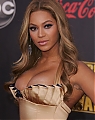 65596_celeb-city_eu_Beyonce_Knowles_at_2007_American_Music_Awards_33_122_122_628lo.jpg