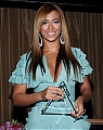 74250_Beyonce_Knowles-Billboard_Women_In_Music_brunch_853_122_443lo.jpg