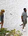90112_Beyonce_On_the_Beach_at_the_Bahamas_February_27_2011_20_122_546lo.jpg