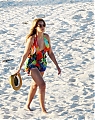 90122_Beyonce_On_the_Beach_at_the_Bahamas_February_27_2011_18_122_686lo.jpg