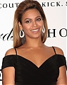 95406_Beyonce_promotes_her_House_of_Dereon_dress_collection_at_Bloomingdale-1_122_80lo.jpg