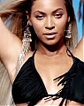 Beyonce_as_Mrs__Carter_in_H_M_mp40404.jpg