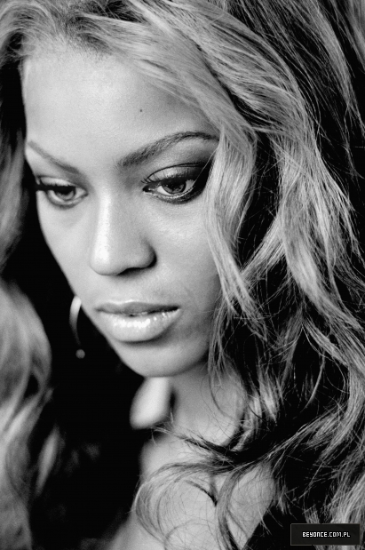 Beyonce-Knowles-Blender-2003-034.jpg