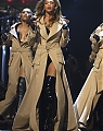 15053_Beyonce_Knowles_2006_MTV_Video_Music_Awards_Show_34_123_454lo.JPG