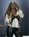 15307_celeb-city_org_Beyonce_at_the_World_Music_Awards_2008_10_122_1142lo.JPG