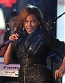 21757_Beyonce_performs_on_MTV02s_TRL_31Total_Finale_Live77_show_CU_ISA01_122_912lo.JPG