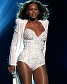 62075_Beyonce_Onstage_during_the_2009_BET_Awards_LA_280609_033_122_475lo.jpg