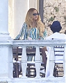 72549909-12235329-Splashing_out_Beyonce_and_her_husband_Jay_Z_enjoyed_a_very_lavis-a-107_1687820883635.jpg