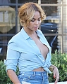 Beyonce-in-Jeans-Shirt--23.jpg