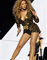 Beyonce_Knowles_-_LIVE___Glastonbury_Festival_-_Worthy_Farm_-_260611_215.jpg