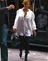 Beyonce_Knowles_arrives_at_her_office_New_York_City-10.JPG